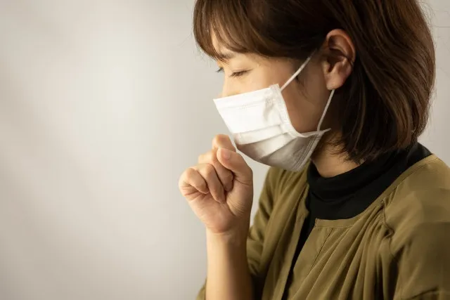 「咳が止まらない」原因は風邪？ インフル？ コロナ？ 意外な盲点“秋の花粉症”