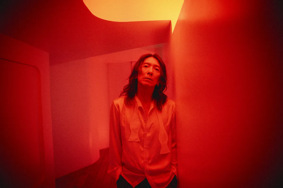 吉井和哉、ソロ4年ぶりとなる新曲を10・8リリース　ドラマ『そこから先は地獄』主題歌　ジャケットは自ら撮り下ろし