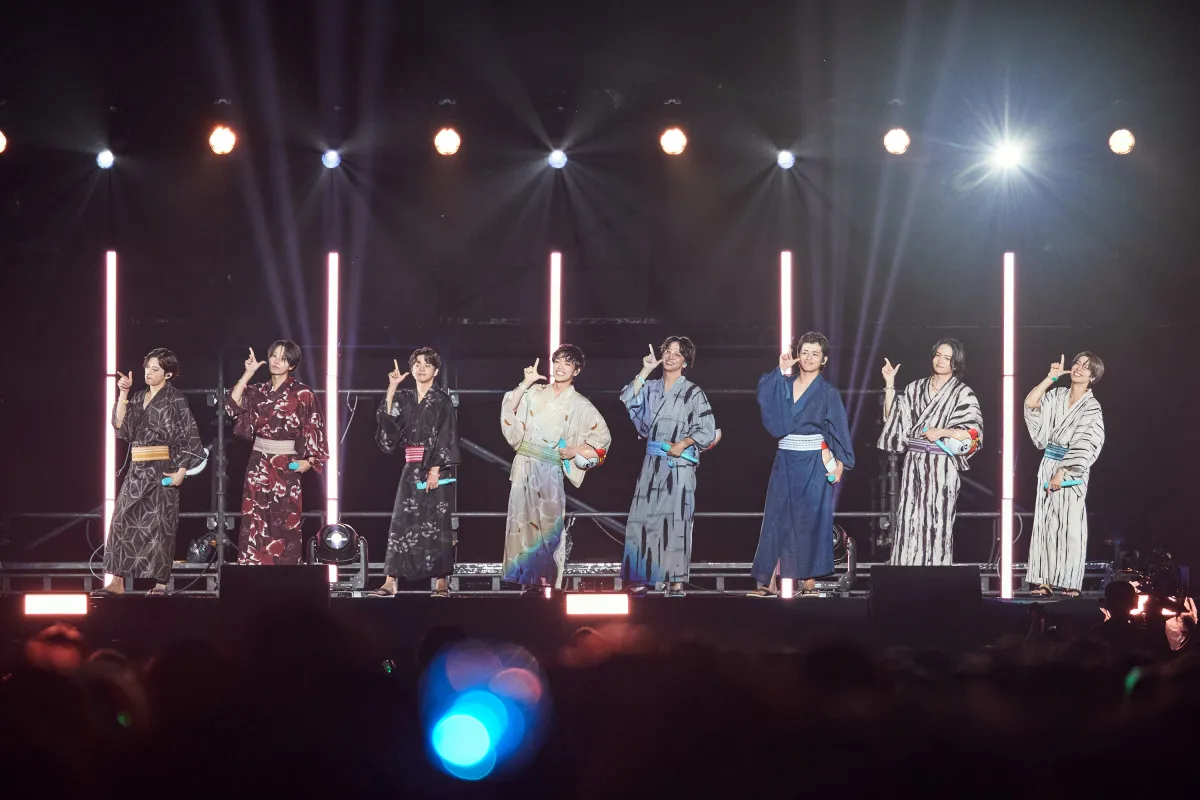 timelesz、グループ史上最大規模となる会場で5万人とファンミーティング　新曲「レシピ」を初披露【花火使用セットリスト掲載】