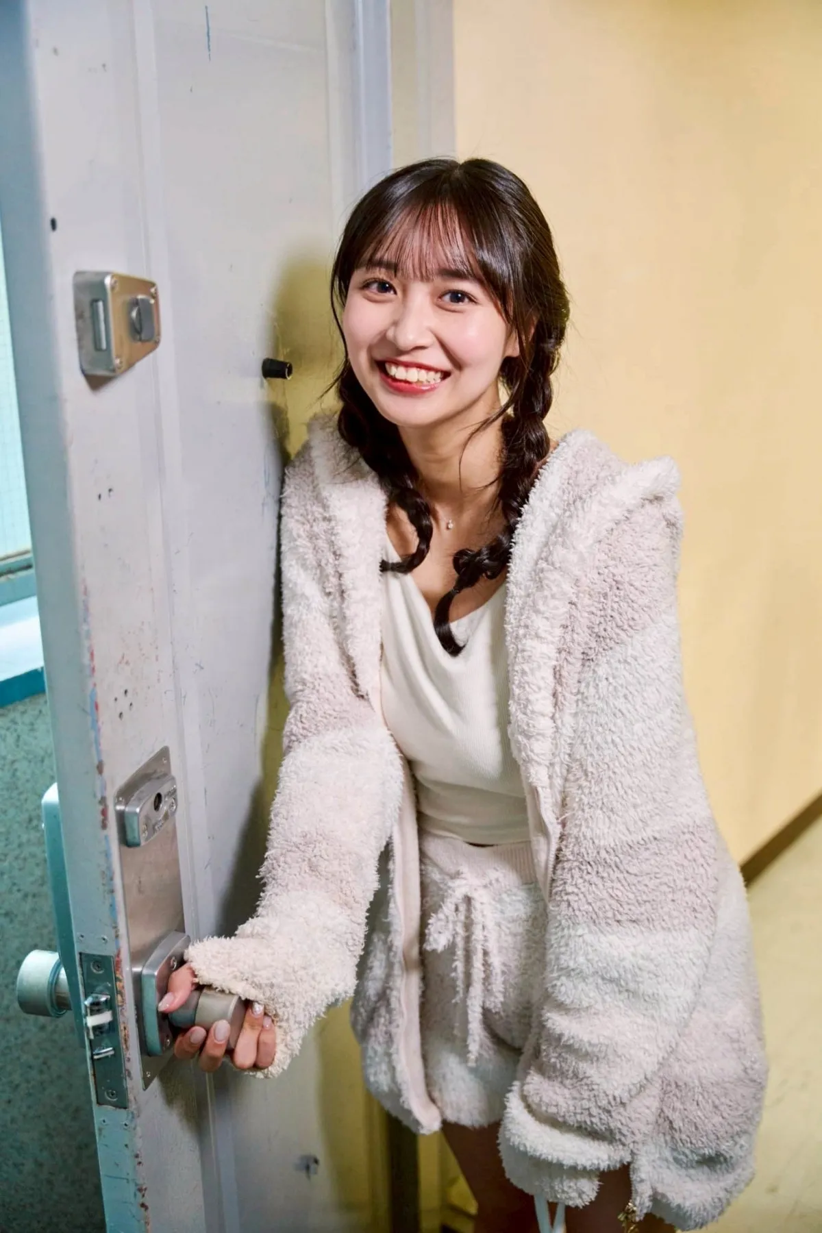 “2025年のシンデレラガール”溝端葵に反響続々「本当に可愛すぎます！！」「ガチで顔が好き」