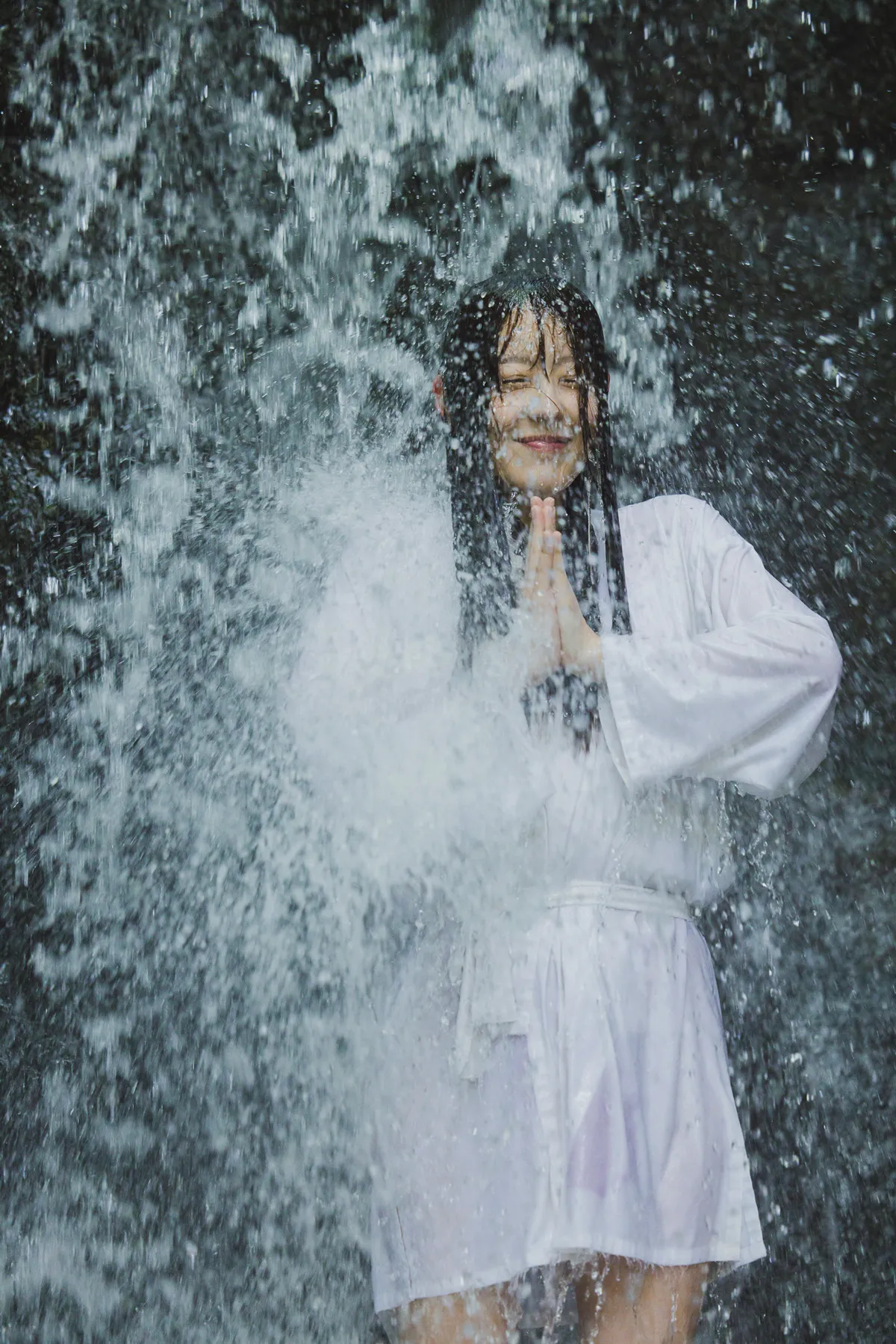 フェリス女学院大学音楽学部卒のピアニスト・音羽美奈、赤褌姿で人生初の滝行に挑戦「素の自分をさらけ出せた」