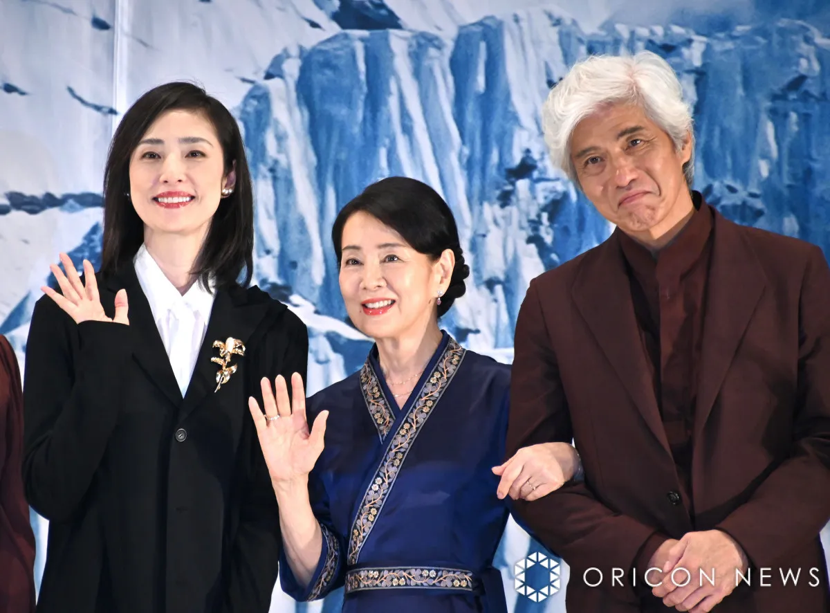 吉永小百合、80歳で映画出演124本目「一歩一歩前に」　佐藤浩市、天海祐希らと12.4ｍの白銀ランウェイを歩く
