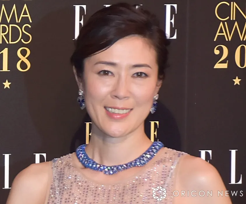 寺島しのぶ、長男・眞秀と“おそろい”親子ショット「仲のいい家族」「みんな良いね」