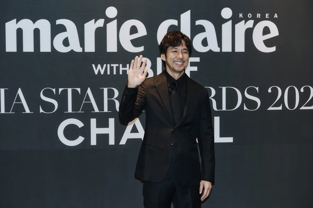 西島秀俊、釜山国際映画祭でASIA STAR賞を受賞「新しい世代のために、より一層頑張りたい」