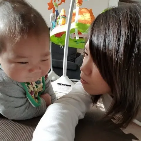 “世間の正解”を生き続けたシングルマザー、成長していく息子を見てジェンダーレスな姿に転身「違いは弱さではなく、強さになる」