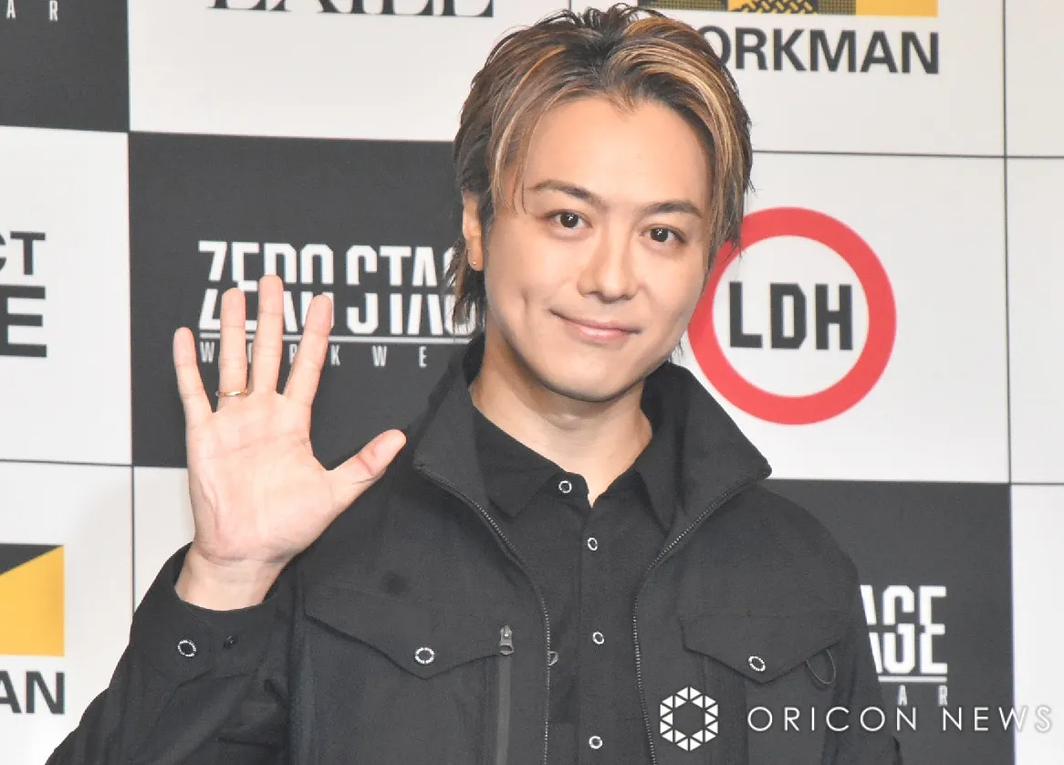 「兄弟飯」EXILE TAKAHIRO、“弟”OMIとのバックハグ2ショットにファン歓喜「2人ともかっこいいぃぃ」「めちゃめちゃ仲良し」「いい笑顔だね」