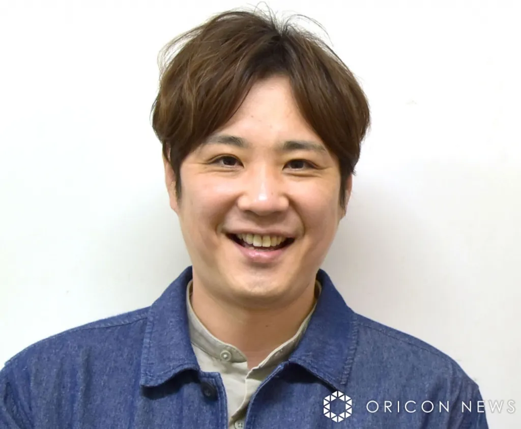 ライセンス藤原、妻＆長女とリンクコーデの“休日ショット”「久しぶりに3人の時間」　「しましまファミリー」「仲良し家族」と反響