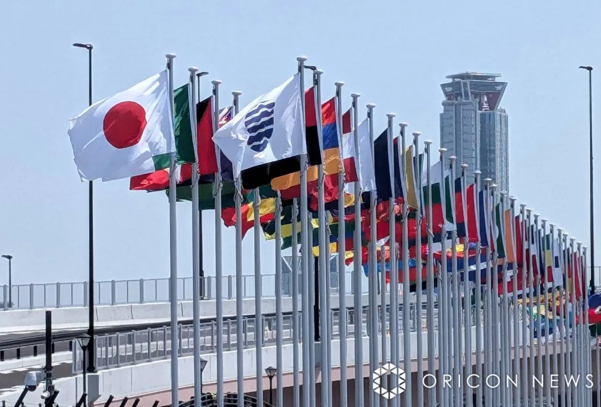 新潟の民放アナ、渡航困難な国の大統領と貴重な“2ショット”　高橋泉アナ「肖像画が出迎えてくれました」