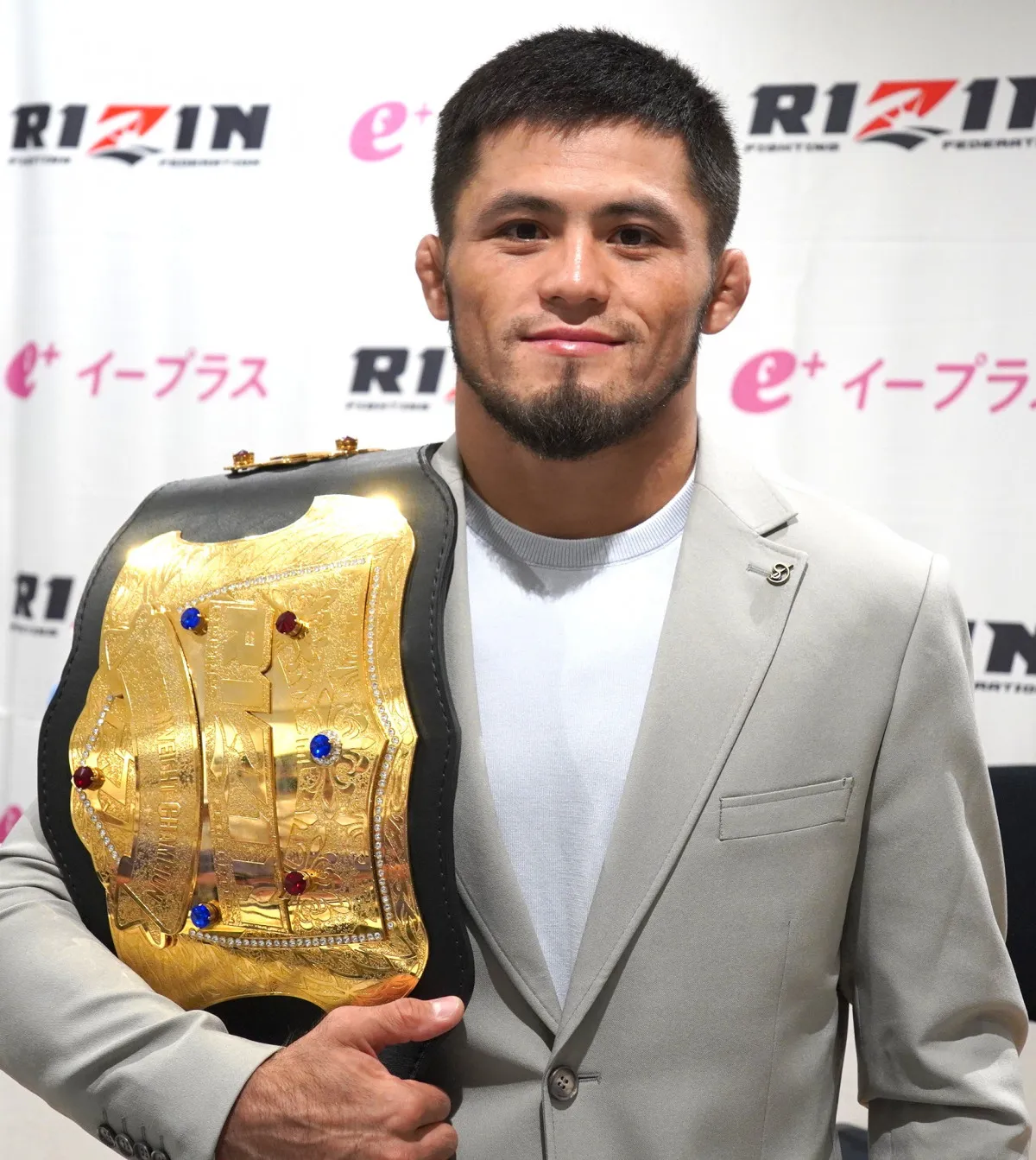 【RIZIN】シェイドゥラエフ、ライト級との2階級同時制覇に意欲　防衛戦なら「1日で3人と戦う準備ができている」
