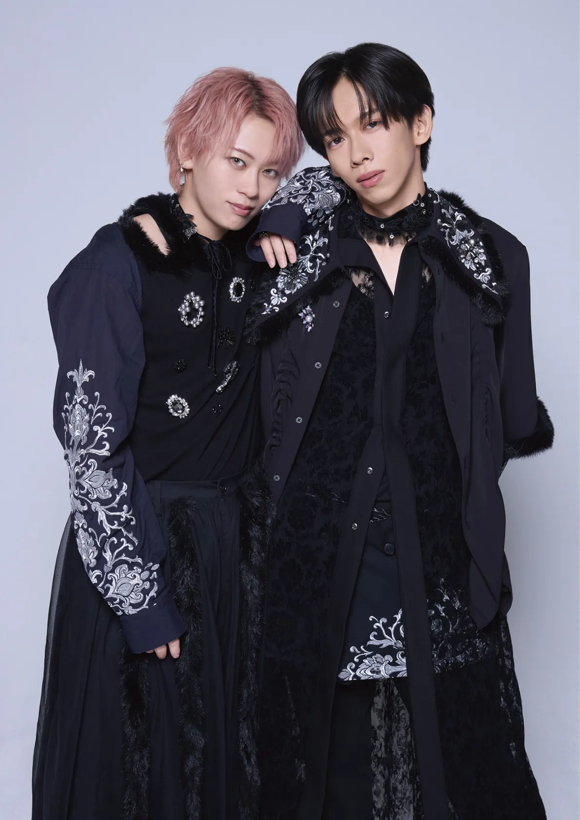 超特急リョウガ＆シューヤ、2人のプライベートの様子を明かす　『メンズユニット』表紙に登場