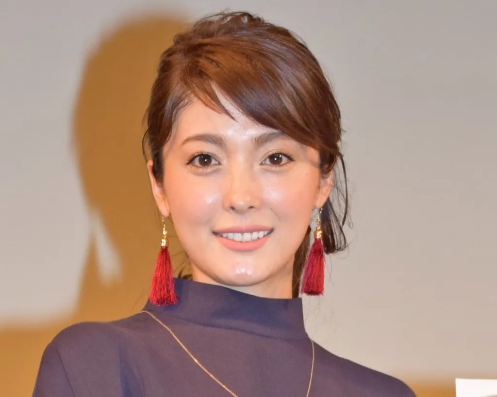 平山あや、20センチ髪をバッサリ　「最高な日」と大胆イメチェン報告