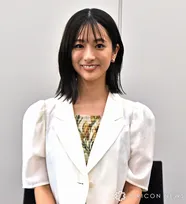 田村真子アナ、“プク顔”&“メガネショット”公開 『ヤンジャン』コラボグラビアに反響「まこちゃん可愛すぎる」