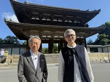 池上彰＆松重豊、京都・名刹で2ショット　日本最古の日本地図に驚き「気持ち悪いですね」