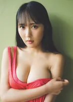 18歳・本多もか、“泡風呂”グラビアで“オトナボディ”を披露　『週プレ』初登場