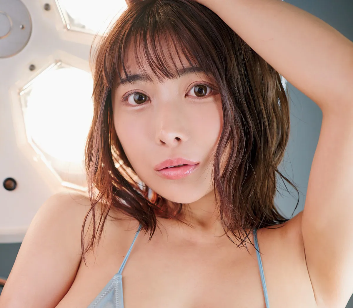 ミスヤンチャンGP等の受賞歴を持つレースクイーン&グラドルの市原 薫、妄想はかどる最新DVDで迫力の美ボディを見せる