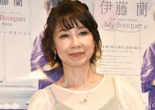 “初孫誕生”の伊藤蘭、”『相棒』ゲスト”と驚きの2ショット　SNS反響「外国人の宣教師かと」「激渋オヤジ」