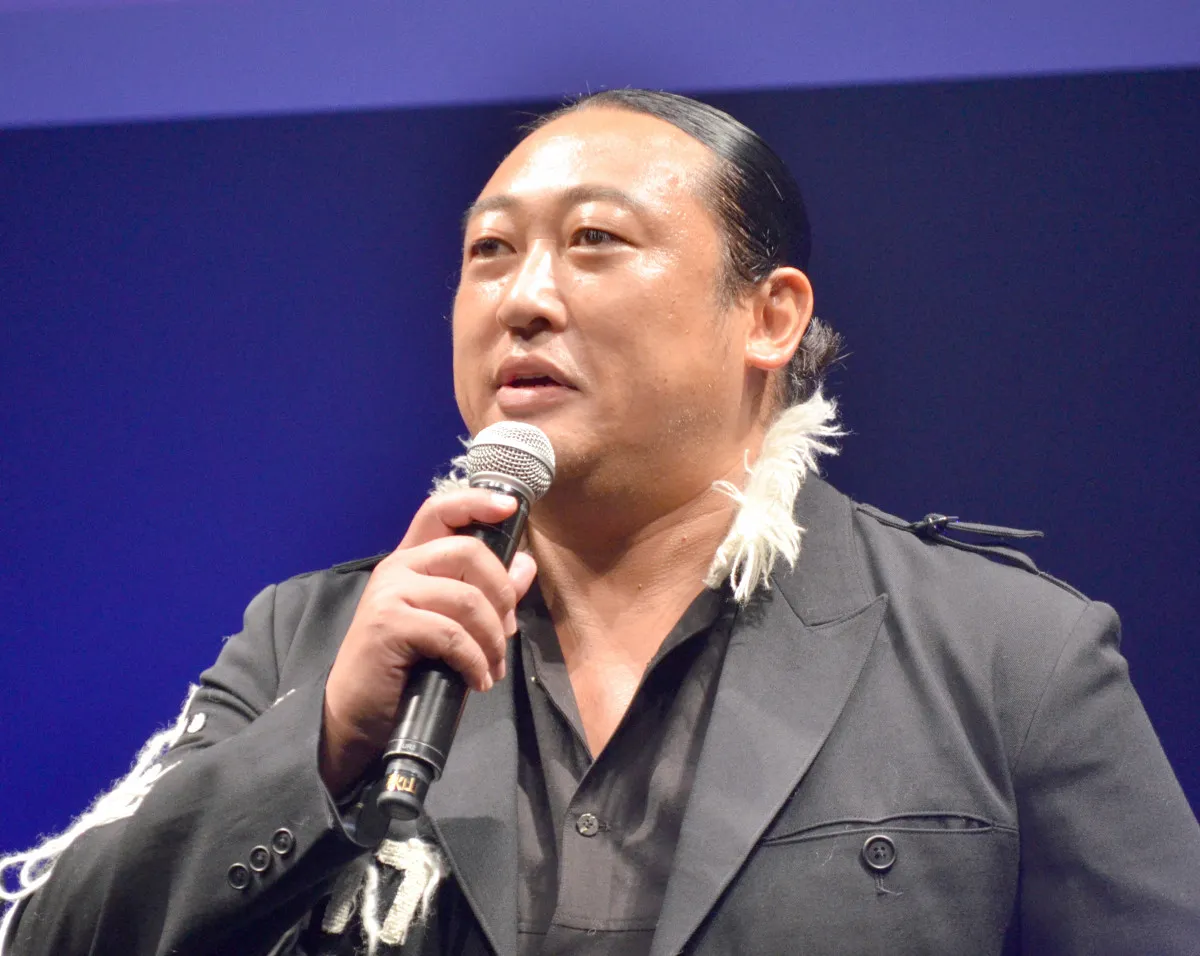 ロバート・秋山竜次、憧れの“納車”を報告「ちょっとアウトドアっぽい感じ」 即日“衝撃”カスタムにご満悦