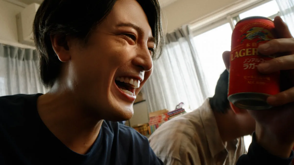 松重豊・榮倉奈々・間宮祥太朗が『ラガーゼロ』新CM出演、「本当にノンアル？」大好物とのペアリングを大絶賛