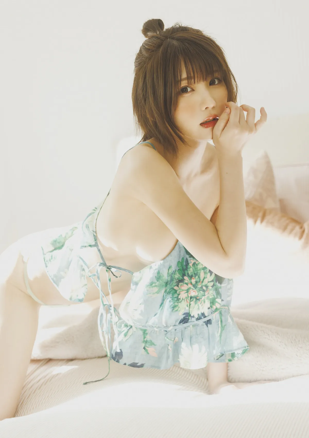 えなこ、話題の写真集がデジタル化　真っ赤なビキニ姿など13点の未公開カット追加