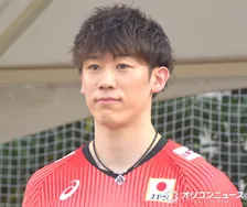 バレー男子・石川祐希、ニット×トレンチコート“ギャップ大”な秋コーデ姿に反響「カッコイイ」「ハンサムユーキさん」