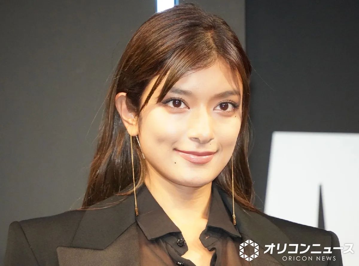 ローラ、“美文字”に反響「めっちゃ達筆」「とっても字が綺麗！」「素敵な書ですね」　今秋から書道を習い始める