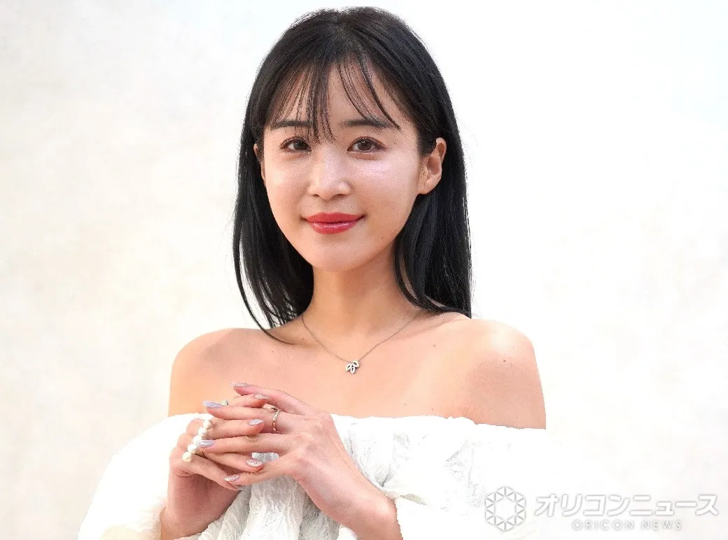「#プレ花嫁」休井美郷、夫との“身長差”際立つウエディング2ショットに反響「お父さんと子どもみたいなサイズ感でかわいい」「お似合い過ぎます」