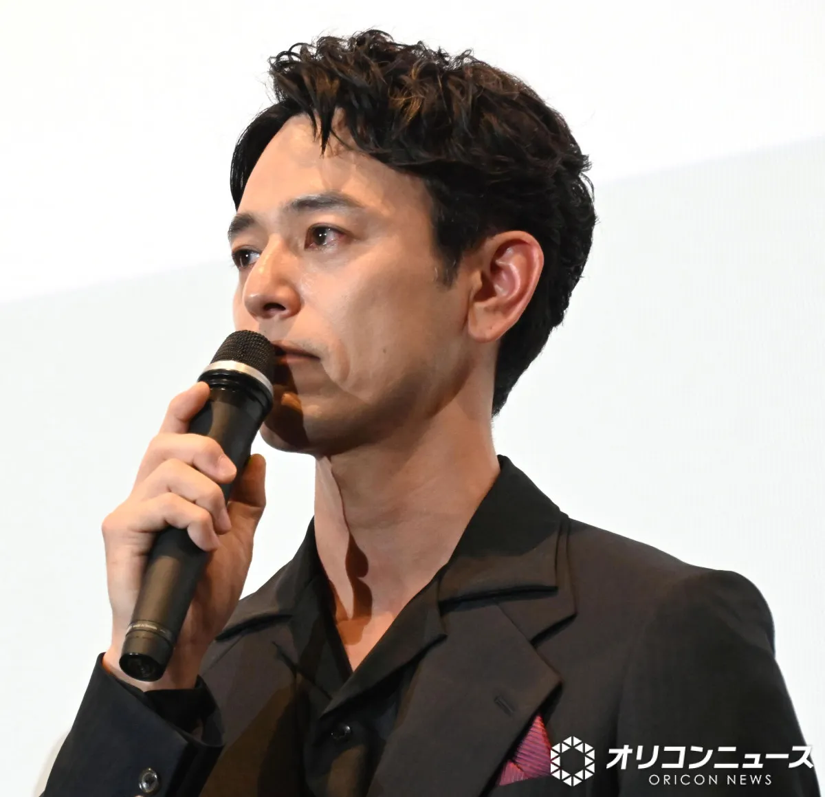 妻夫木聡、主演映画『宝島』舞台あいさつで震え泣き「死生観が変わった」　会場中に響いた言葉の数々
