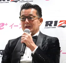 『ヴェネツィア映画祭受賞作』に登場、RIZIN榊原CEO役は大人気俳優「こんなに似るんか」「あの頃のバラさん」「かっけぇ」