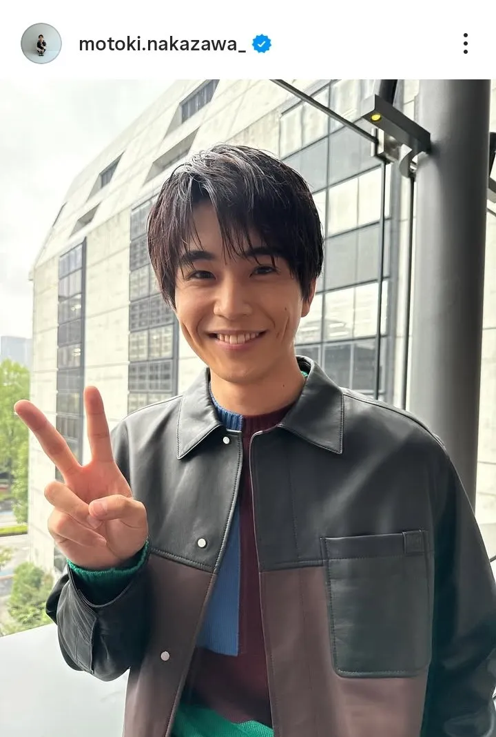 中沢元紀が「輝くお兄さん」に　爽やかな笑顔＆“ドヤ顔”で白衣姿などさまざまな“なりきり”見せる