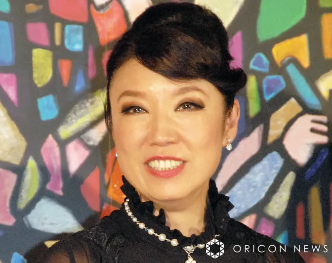 松任谷由実、“レア物”の腕時計「魔女の宅急便バージョンのGショックですか!?」　“キティちゃんしばり”の私服コーデも紹介