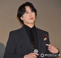 Snow Man宮舘涼太、自己紹介前に無茶ぶりされる　中継先の全国のファンにささやいてキュンとさせる