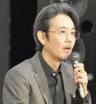 岡部たかし、“一人娘”と仲良しショット「父上そっくりな娘ちゃん」「パパと同じ表情してるｗ」　『ばけばけ』で福地美晴と共演