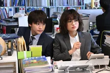 奥山葵＆大倉空人、週刊誌への印象が一変　『スクープのたまご』の撮影で感じたこと