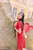 デビュー当初はメンバーにキス魔？日向坂46河田陽菜、2nd写真集で“キス顔ショット”公開
