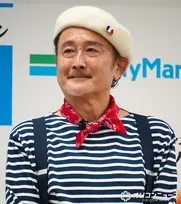 吉田鋼太郎、4歳＆0歳9ヶ月の子育てで忙殺「子どもたちを幼稚園に送るまでが大戦争」　パパとしての悩みも告白