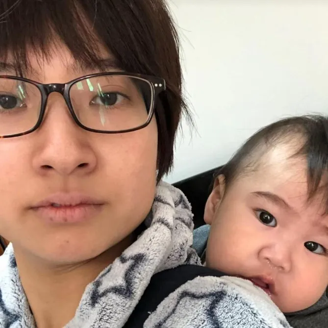 母親＝女である必要はない？　人の目ばかり気にしていたシングルマザーが垢抜けた7年間の記録「諦めない姿を息子に見せる」