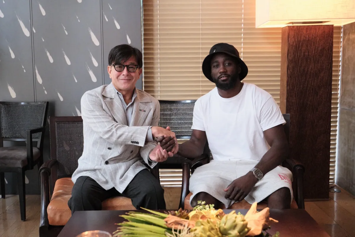 来日中のクロフォード、RIZIN榊原CEOとプライベートランチ！2ショット撮影＆独占インタビューに成功