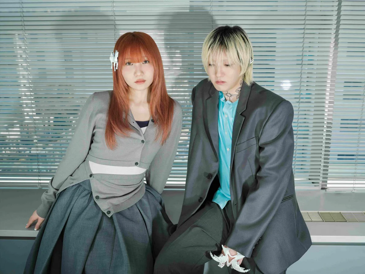 YOASOBI、新曲「劇上」MVで自身初の実写＆本人出演、菅田将暉＆二階堂ふみも登場する豪華作品に