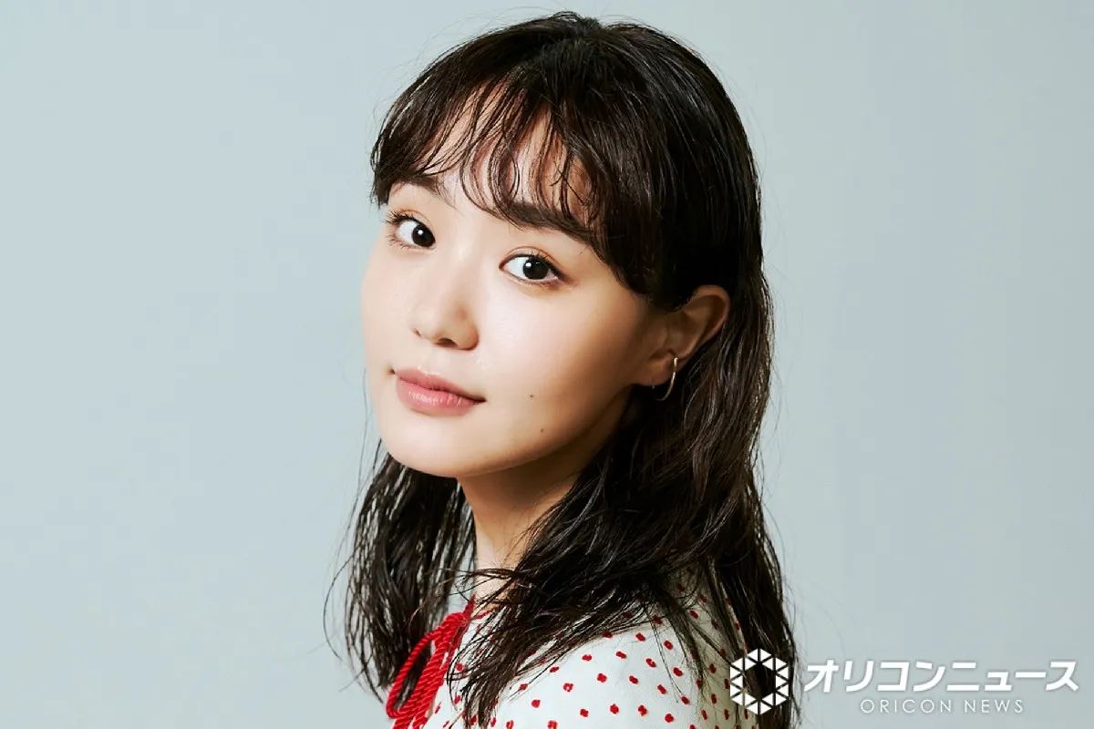 「また憲さんと桜見れるなんて」奈緒、再会した“父”のうれしそうな笑顔ショット投稿「お二人の笑い声が聞こえてきます」「このコンビ最高」　ドラマ『塀の中の美容室』で木梨憲武と再共演