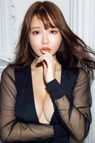 白百合女子大卒“完売クイーン”新田妃奈、Hカップの衝撃プロポーション