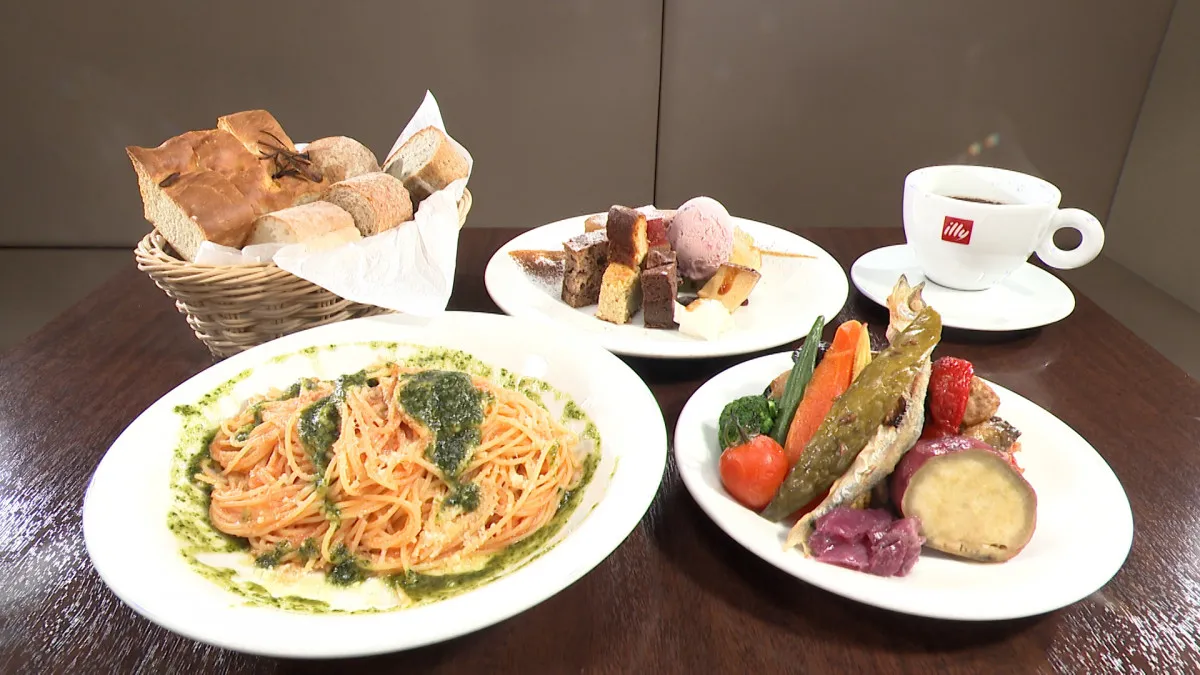 『オモウマい店』店主ひとりで切り盛りイタリアン、前菜盛り合わせ20品＆デザート12種類盛りだくさんの「Aランチセット」2000円