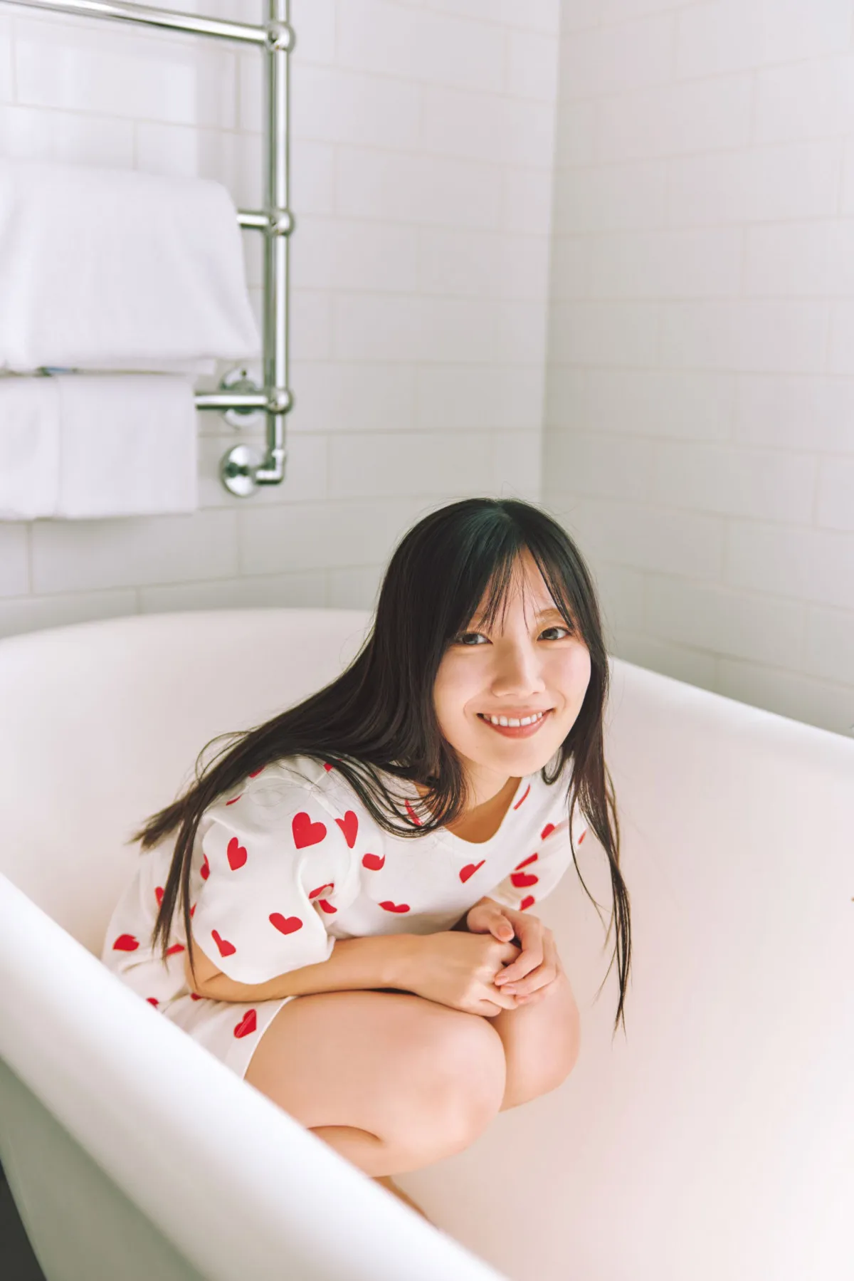 日向坂46河田陽菜、バスタブショット公開　2nd写真集先行カット