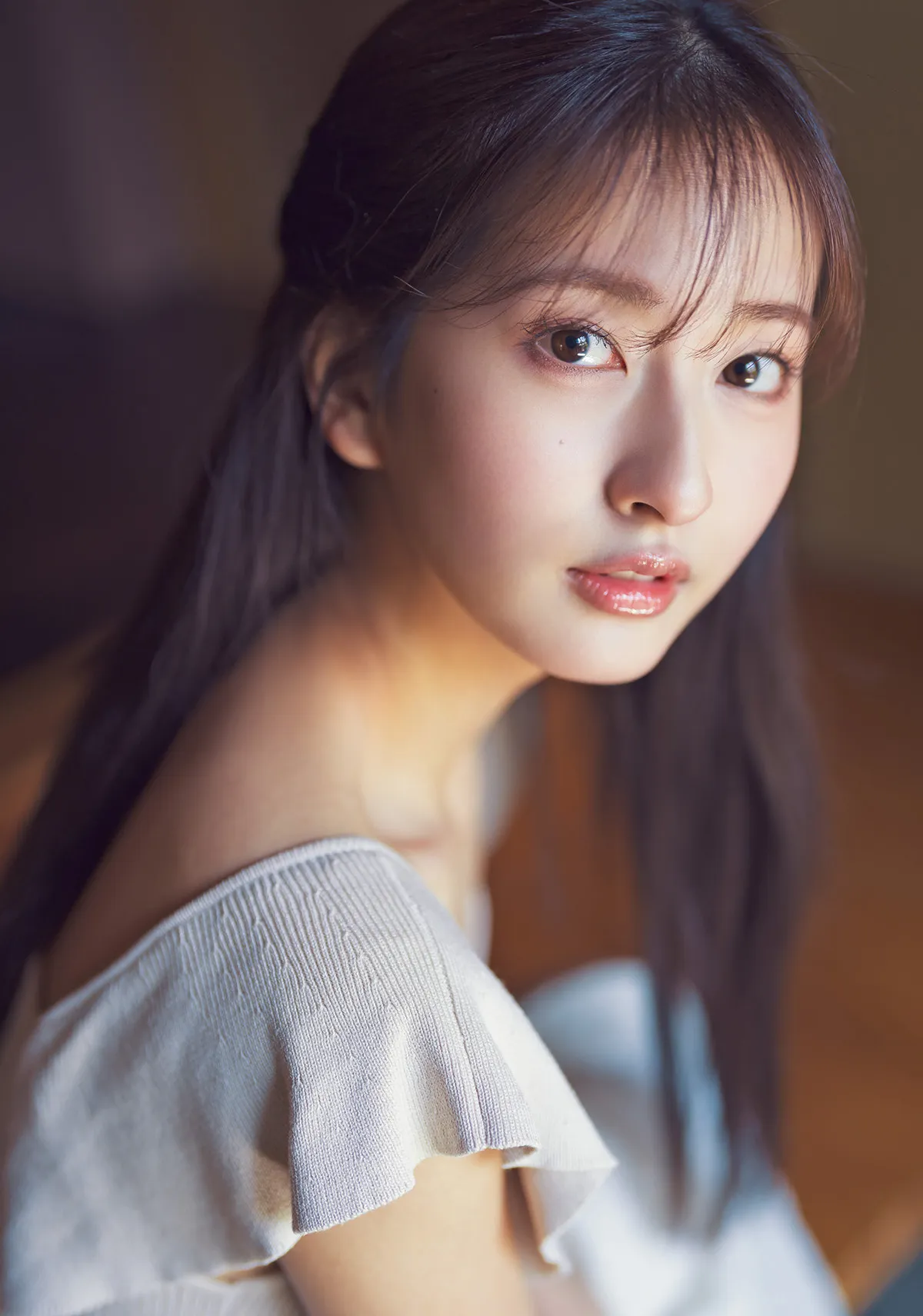 スレンダー美ボディ・斉藤里奈、古風な日本家屋で見せる美し過ぎるヒップライン