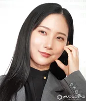 ファーストサマーウイカ、秘書スタイリングで登場　トークに日テレ社員も顔負け