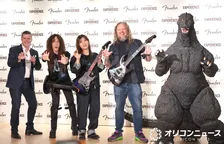 ヒコロヒーとゴジラが共演　フェンダーの「ゴジラギター」初披露イベントで異色のステージ