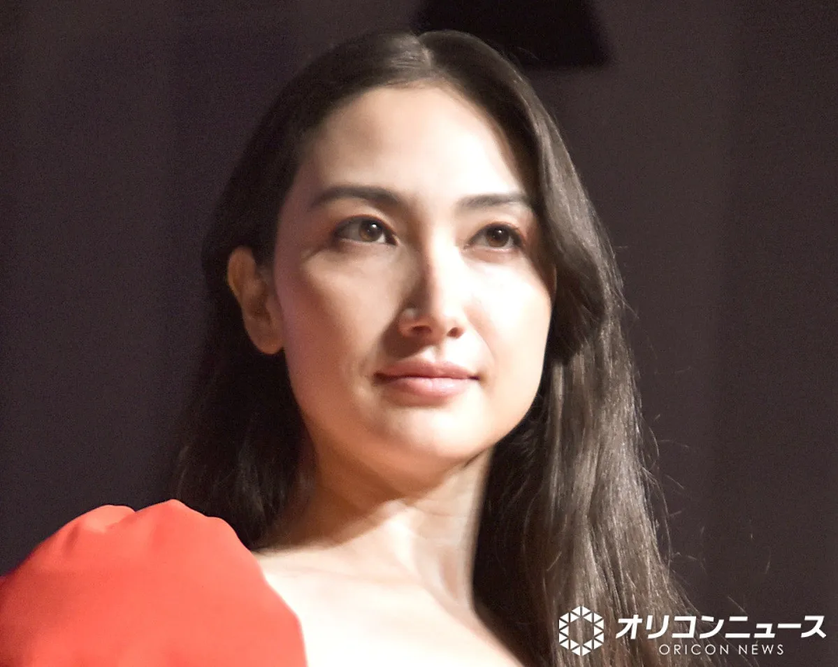 『リンダ リンダ リンダ』“20年前”再現ショットにファン歓喜「エモい〜」「ゲキアツ！」　香椎由宇、ペ・ドゥナ出演