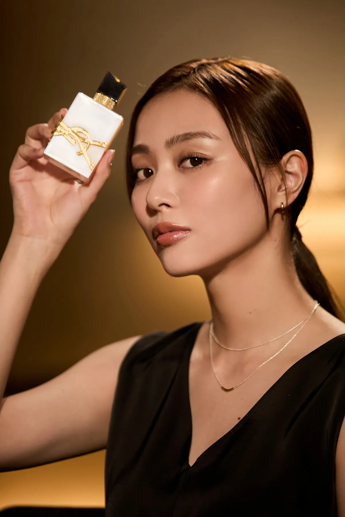 内田理央や紺野彩夏、YSLのアイコンフレグランス「リブレ」をまとう　増子敦貴＆駒木根葵汰も登場