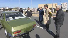 60年前の日産“超高級車”におぎやはぎ大興奮　生産数550台の“超希少車”も極上仕上がり「この車は欲しい人いっぱいいるだろうなー」