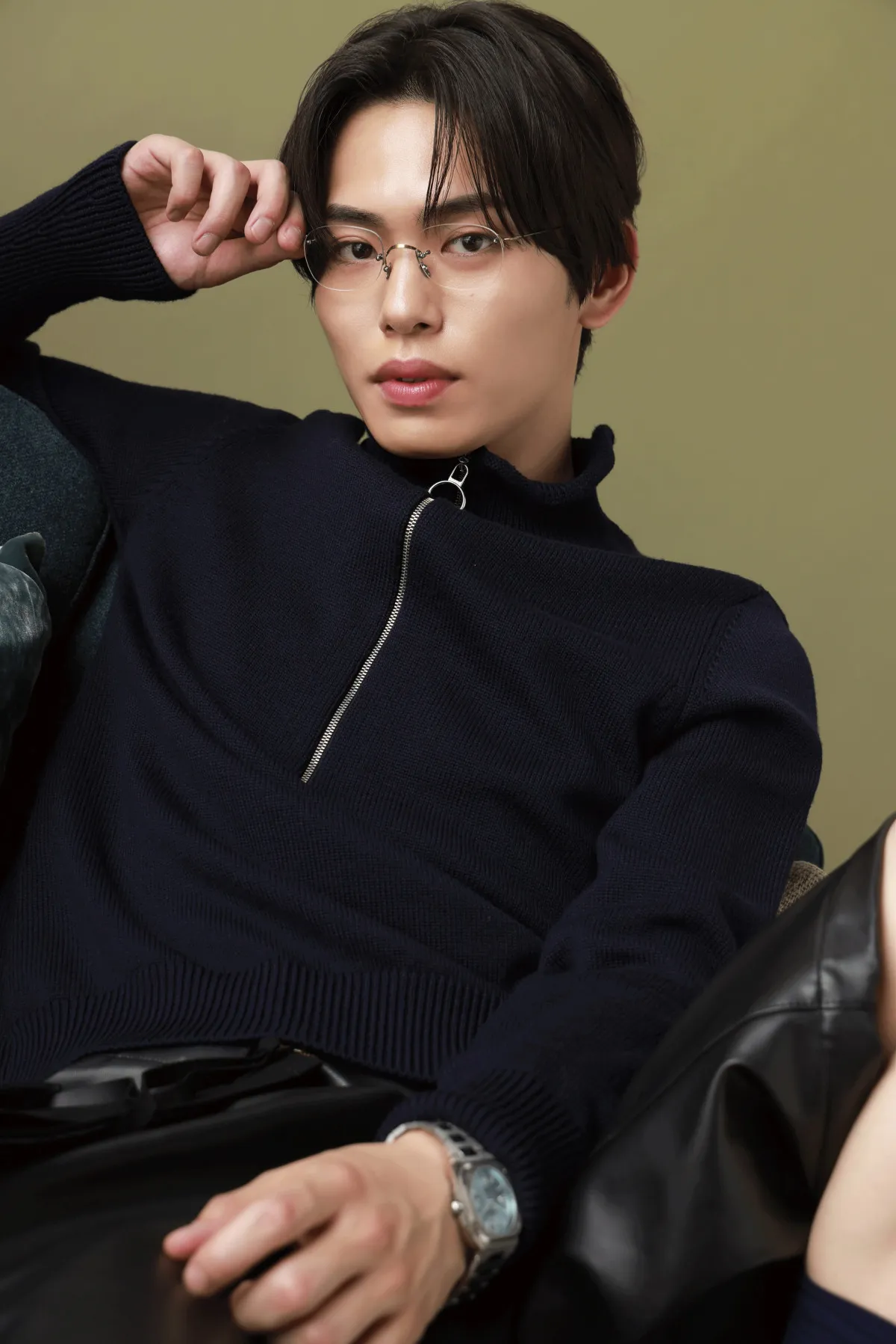 IMP.影山拓也、“沼る”メガネビジュアル公開　全52問の質問にも回答