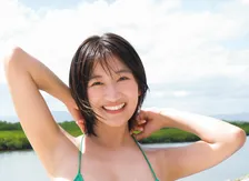 “グラビア界の超新星”榎原依那、20代ラストの写真集で迫力のボディを披露「みんなのおかげでだせるよ！」